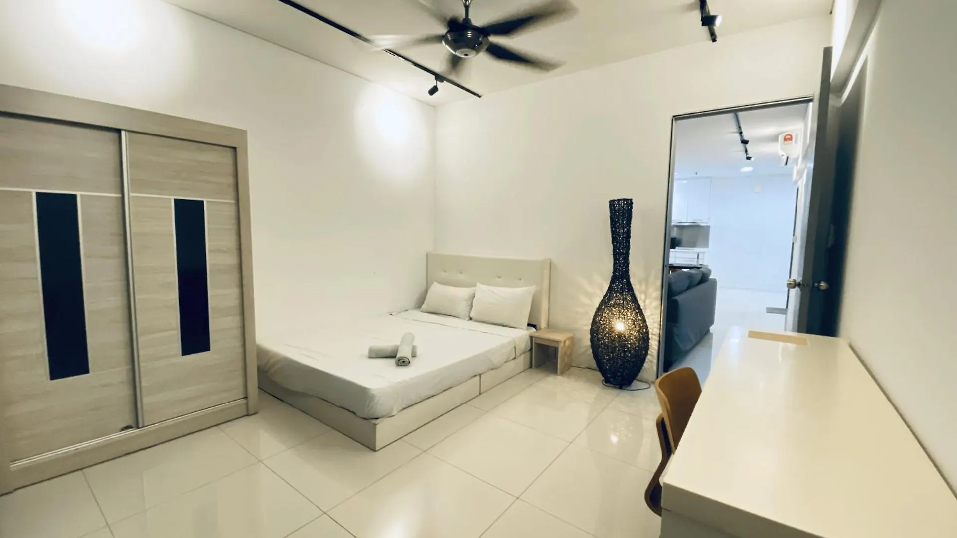 Апартаменты Mercu Summer Suites Klcc By Grihoz Куала-Лумпур Малайзия